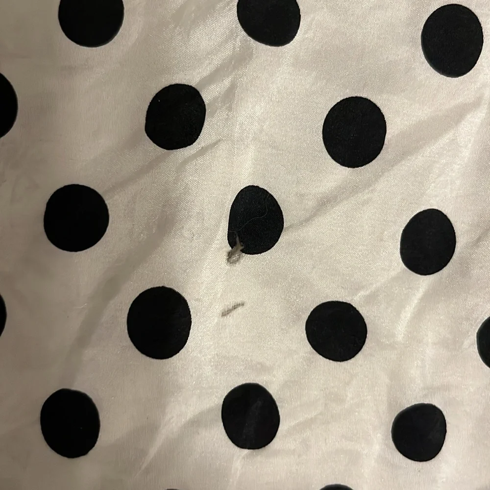 Carolina  Herrera vintage silk scarf - Picture 3 of 4